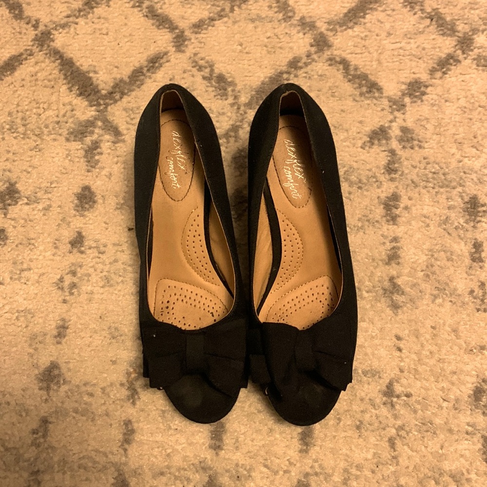 Black Dexflex Comfort shoes